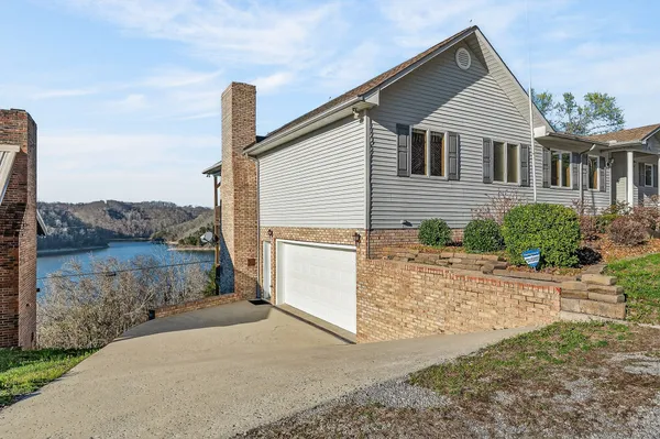 $669,000 | 1634 Falling Water Road, Sparta, TN 38583