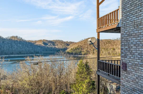 $669,000 | 1634 Falling Water Road, Sparta, TN 38583