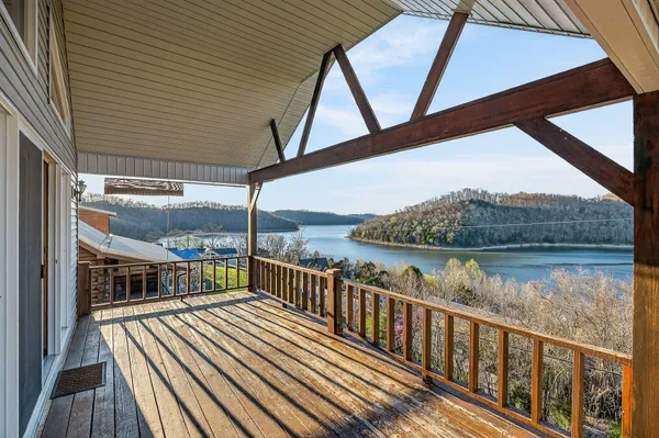 $669,000 | 1634 Falling Water Road, Sparta, TN 38583