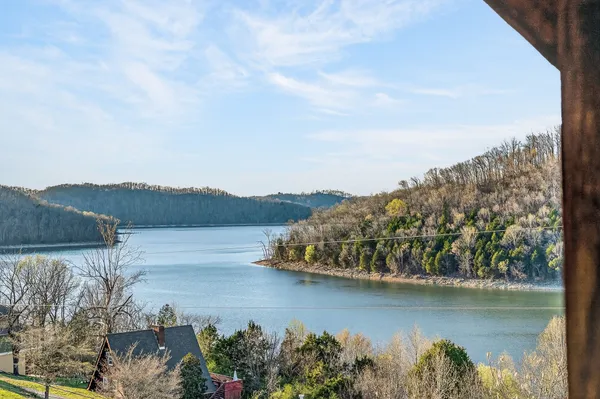 $669,000 | 1634 Falling Water Road, Sparta, TN 38583