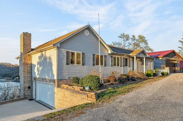 $669,000 | 1634 Falling Water Road, Sparta, TN 38583