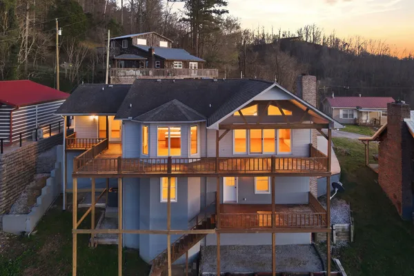 $669,000 | 1634 Falling Water Road, Sparta, TN 38583