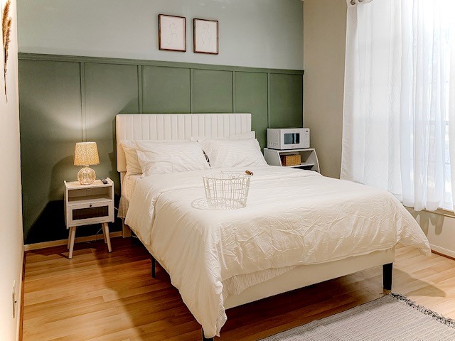 2727 Sunbird Drive Houston, TX 77084 - Photo 25 of 34 a large bed sitting in a bedroom next to a window