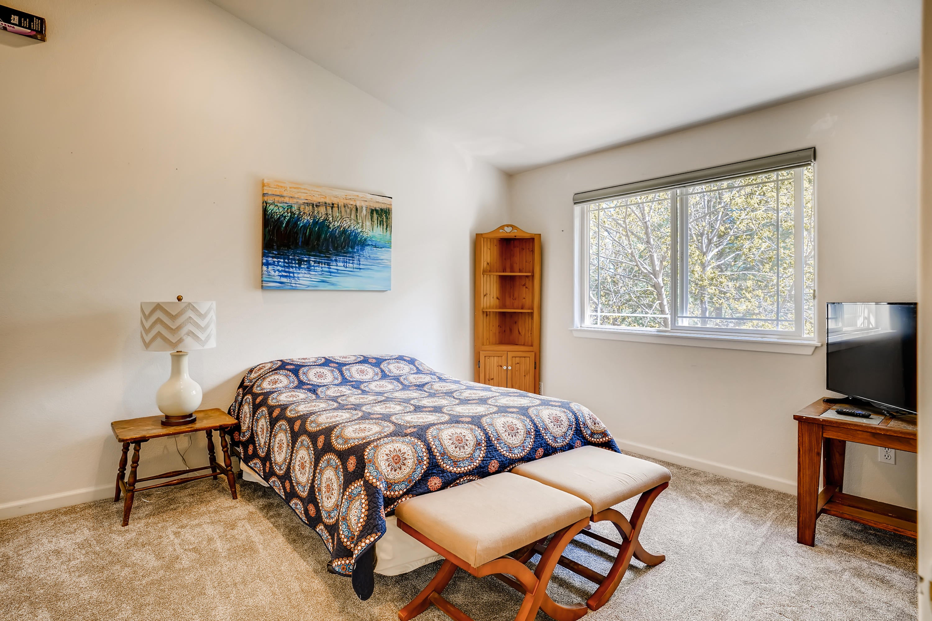 19931 Powers Road Bend, OR 97702 - Photo 19 of 26 46 2nd Floor Bedroom