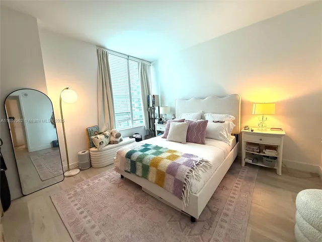 $3,200 | 950 Brickell Bay Drive, Unit 1609, Miami, FL 33131