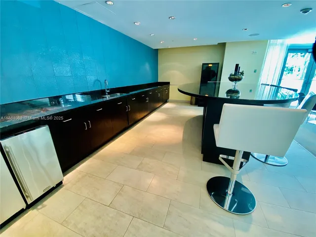 $3,200 | 950 Brickell Bay Drive, Unit 1609, Miami, FL 33131