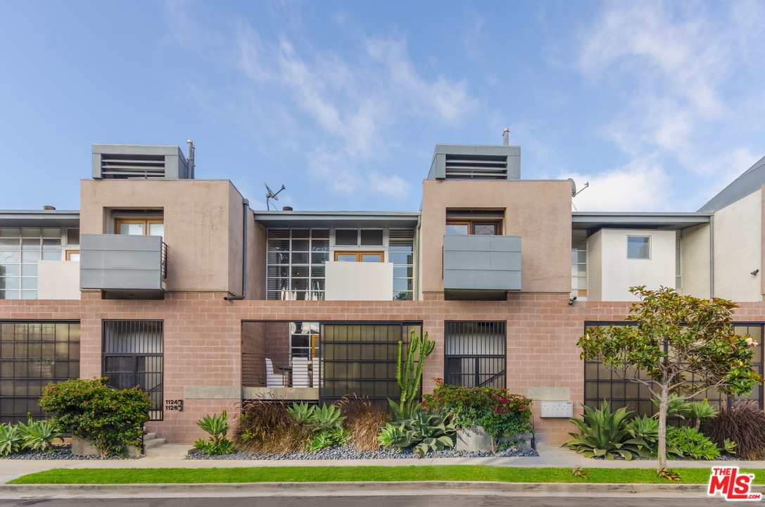 1128 5th Avenue Venice, CA 90291 - Photo 2 of 12 a front view of a building with plants