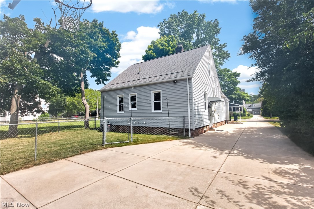 16305 Munn Road Cleveland, OH 44111 - Photo 32 of 36