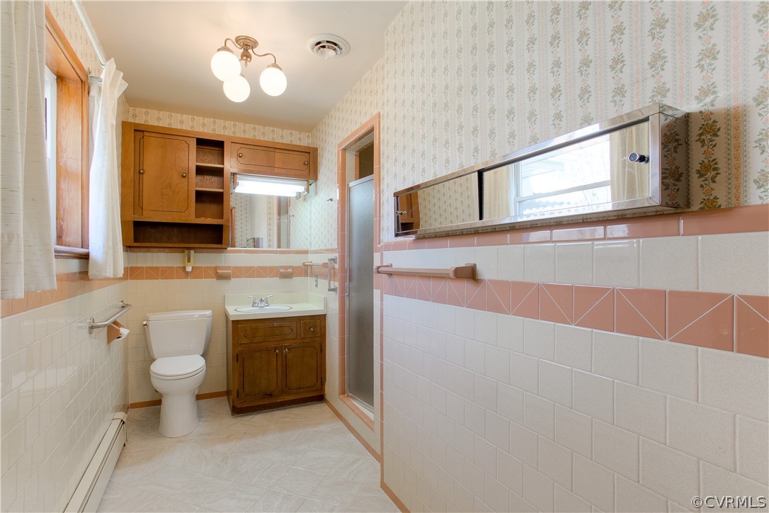 5943 Essling Road North Chesterfield, VA 23234 - Photo 9 of 23 Master full bath