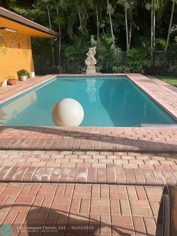 $1,275,000 | 14500 Northeast 2nd Court, Miami, FL 33161