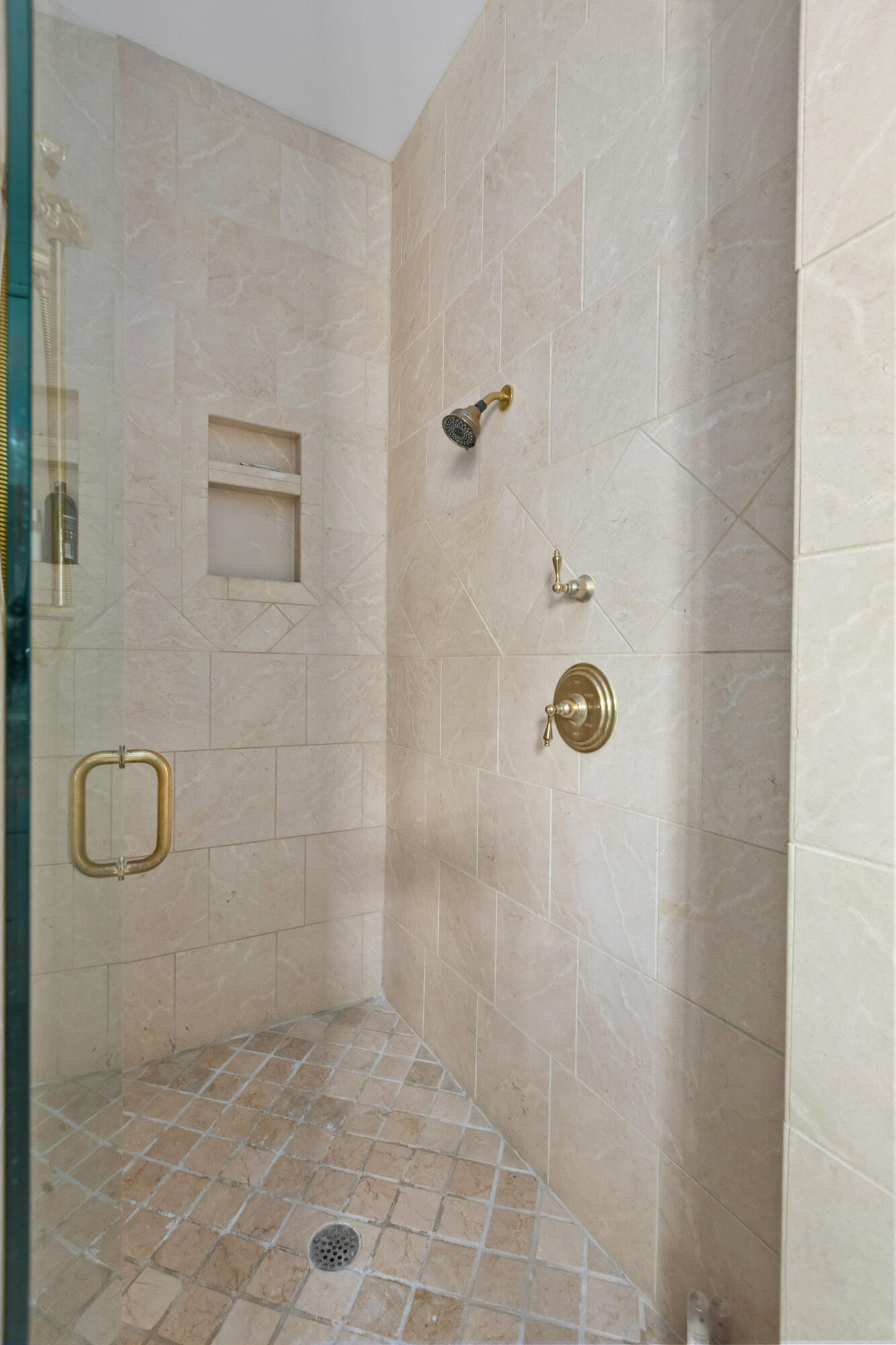 131 Balfour Drive Daniel Island, SC 29492 - Photo 33 of 73 131 Balfour IHRE