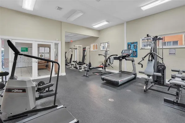 $2,200 | 7010 Northwest 186th Street, Unit 5410, Hialeah, FL 33015