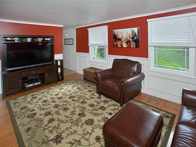 1875 Old Ramsey Road Monroeville, PA 15146 - Photo 5 of 24 Living Room.