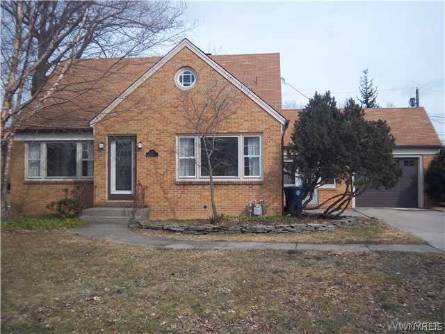 17 Manning Road Amherst, NY 14226 - Photo 1 of 1 Exterior Front Welcome to 17 Manning Road!