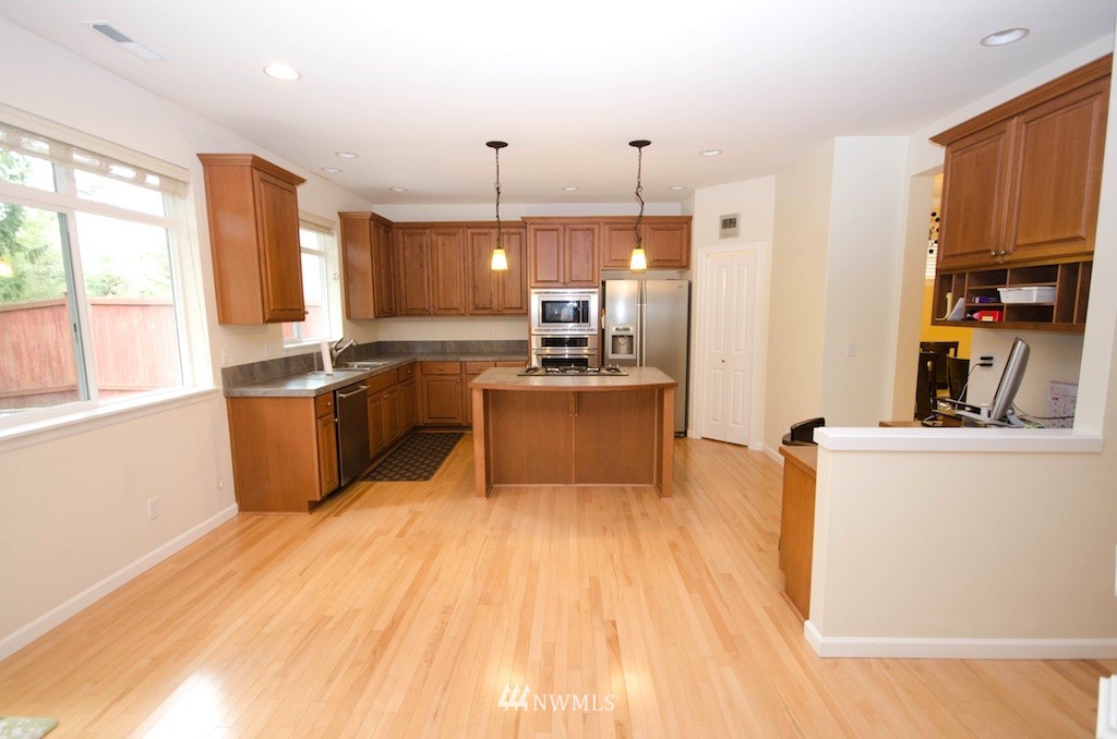 3522 156th Place Southeast Bothell, WA 98012 - Photo 8 of 20
