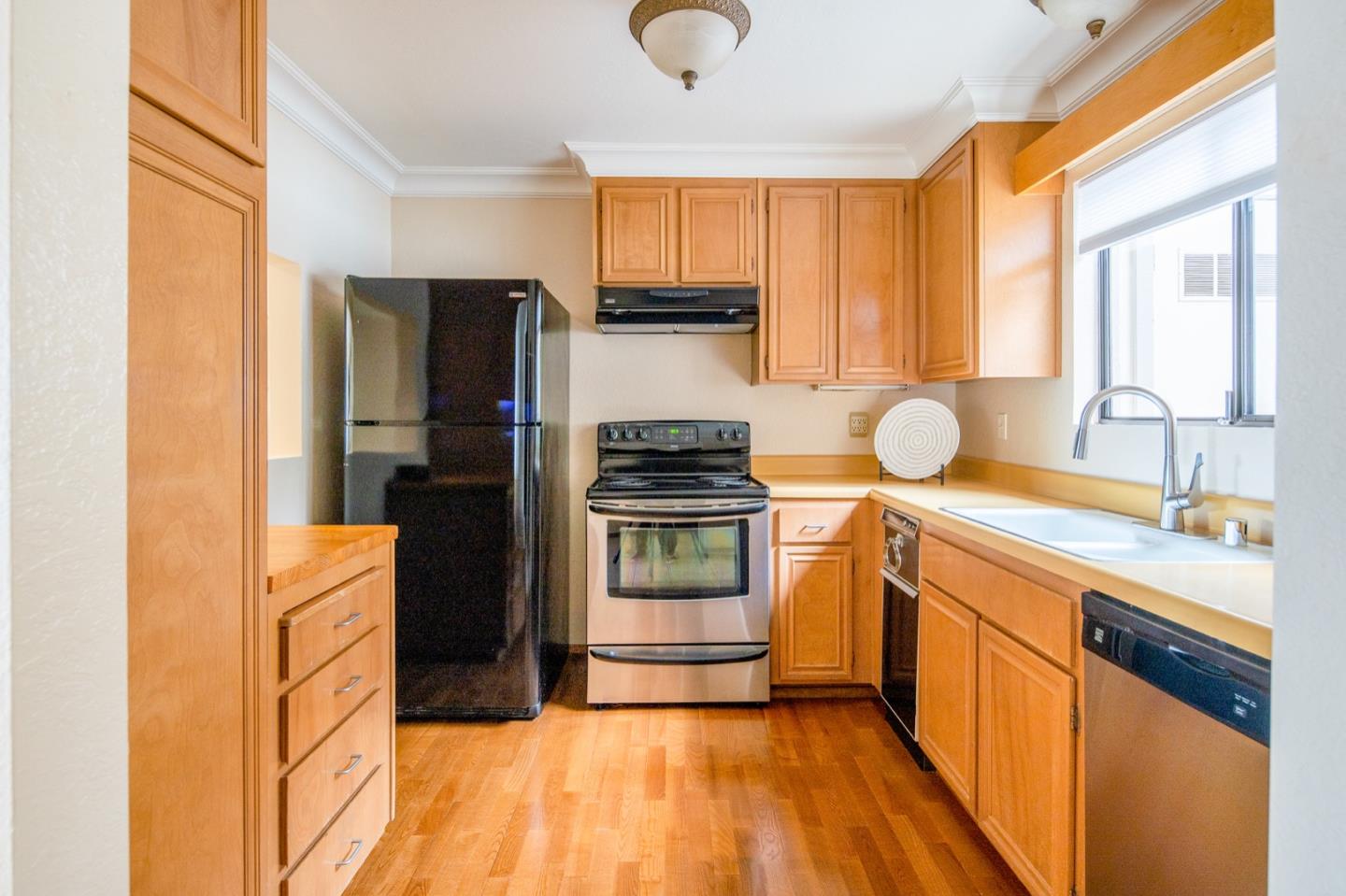 250 Forest Ridge Road, Unit 12 Monterey, CA 93940 - Photo 10 of 16 Gallery Image 10