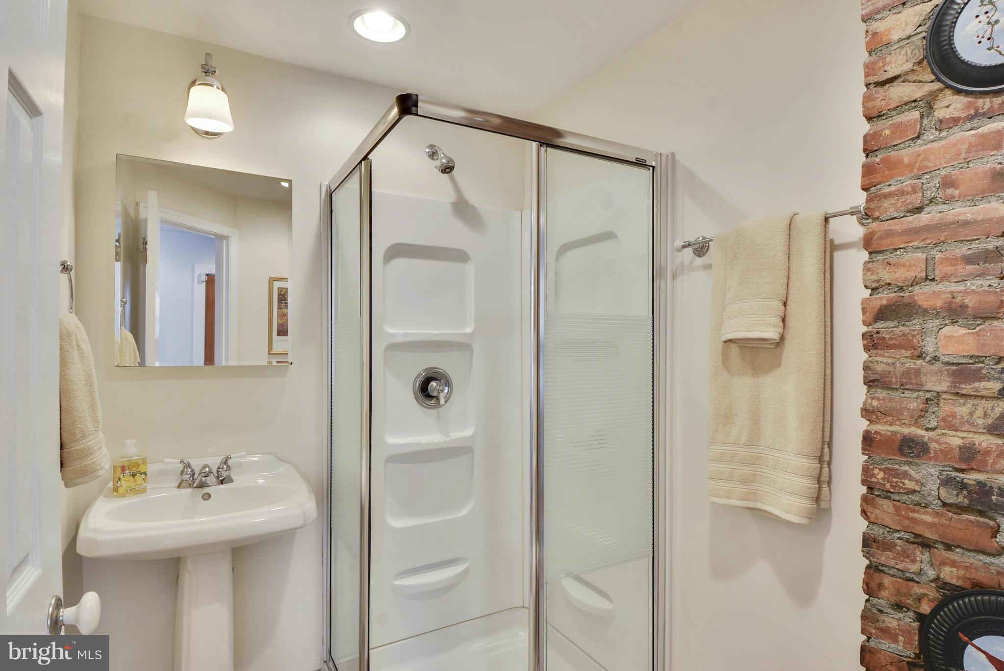519 Burns Crossing Road Gambrills, MD 21054 - Photo 17 of 28 Renovated full bath