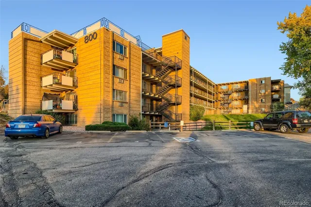 a view of an outdoor space