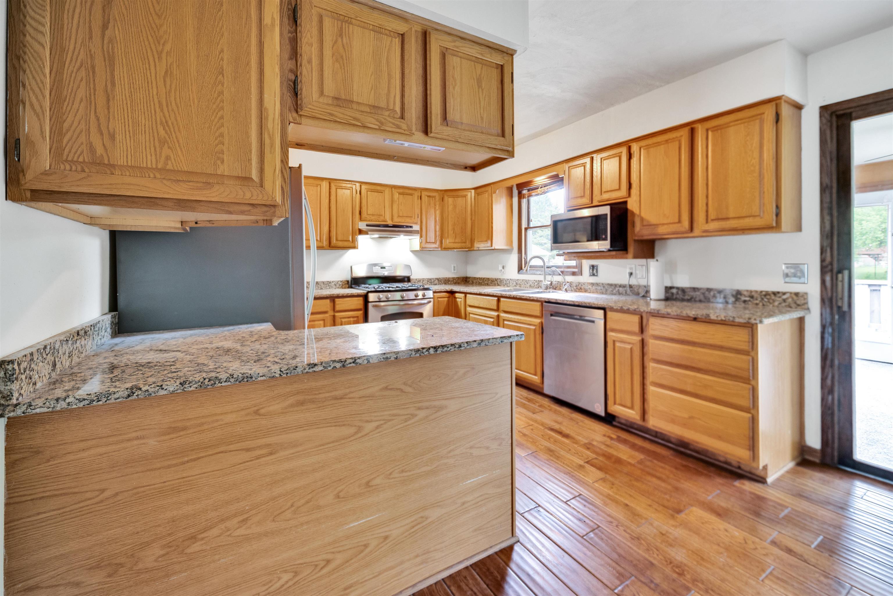 1289 Crossing Ridge Trail Sun Prairie, WI 53590 - Photo 14 of 51