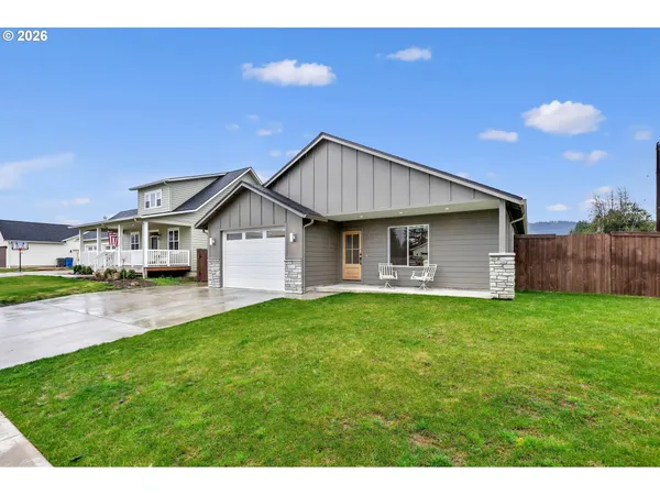 $475,000 | 211 West Oak Street, Yacolt, WA 98675