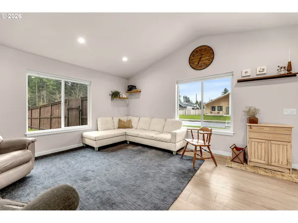 $475,000 | 211 West Oak Street, Yacolt, WA 98675