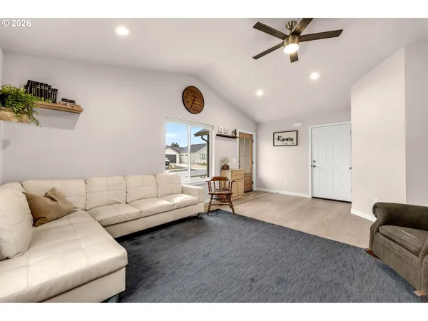 $475,000 | 211 West Oak Street, Yacolt, WA 98675