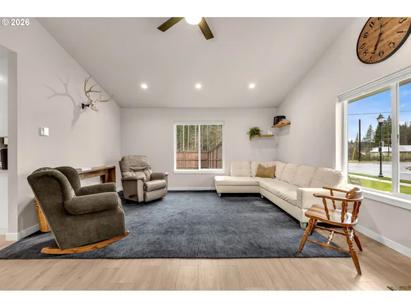 $475,000 | 211 West Oak Street, Yacolt, WA 98675