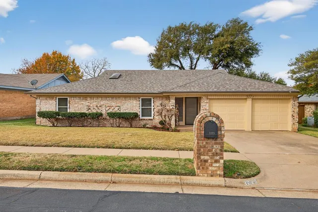 $429,900 | 3225 Emerald Street, Bedford, TX 76021