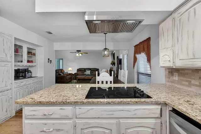 $429,900 | 3225 Emerald Street, Bedford, TX 76021