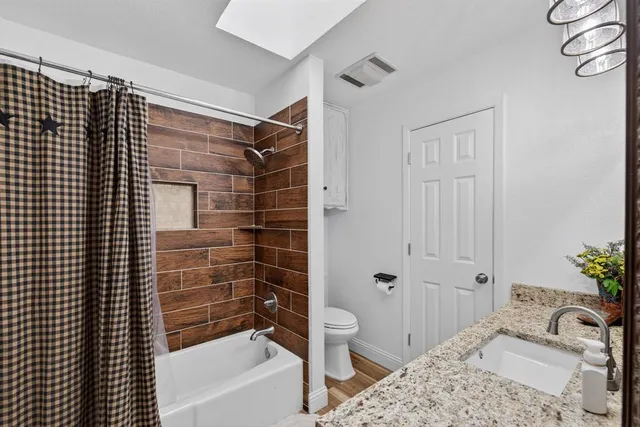 $429,900 | 3225 Emerald Street, Bedford, TX 76021