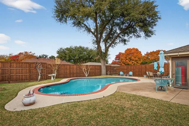 $429,900 | 3225 Emerald Street, Bedford, TX 76021