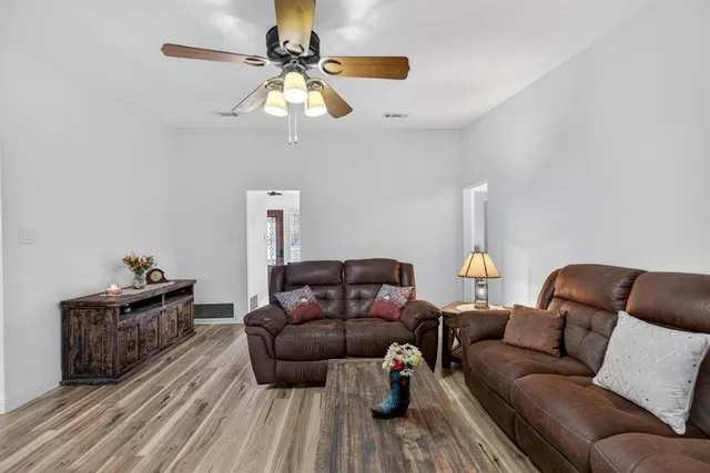 $429,900 | 3225 Emerald Street, Bedford, TX 76021