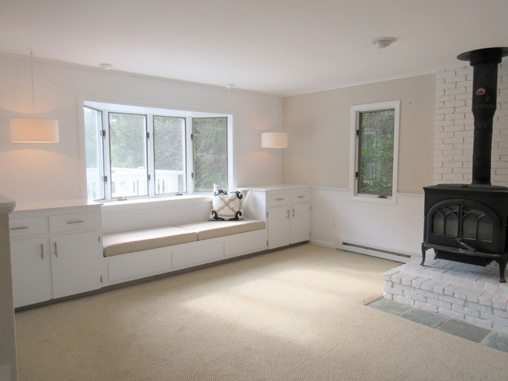 68 Town Farm Road Ipswich, MA 01938 - Photo 4 of 28 Gallery Image 4