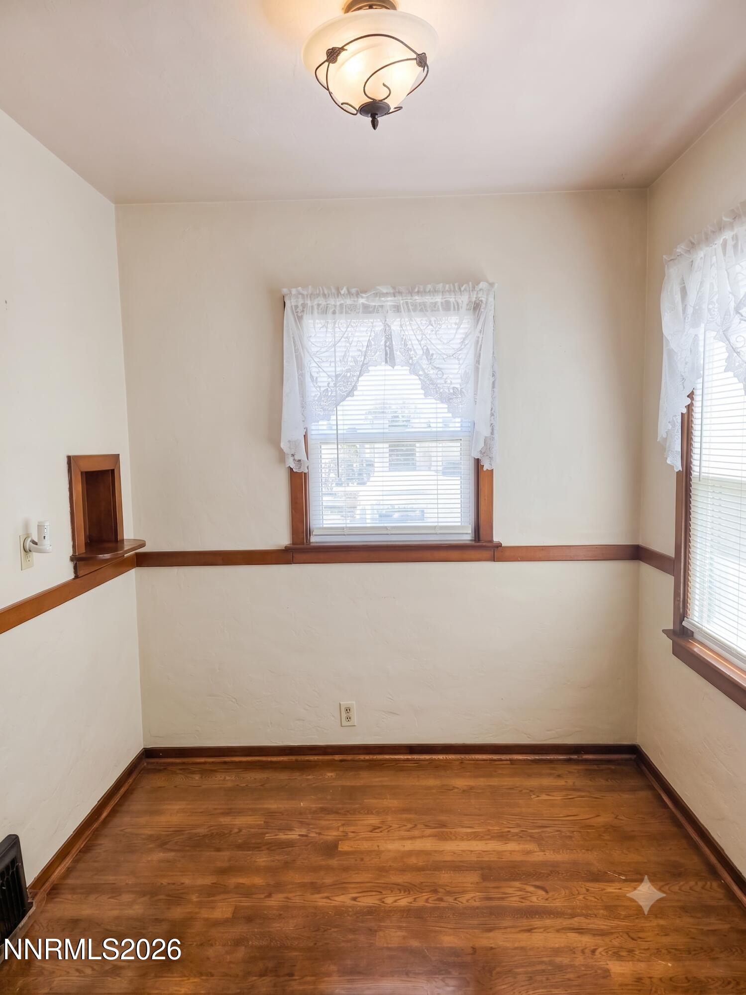 549 Wonder Street Reno, NV 89502 - Photo 14 of 22 Dining Room