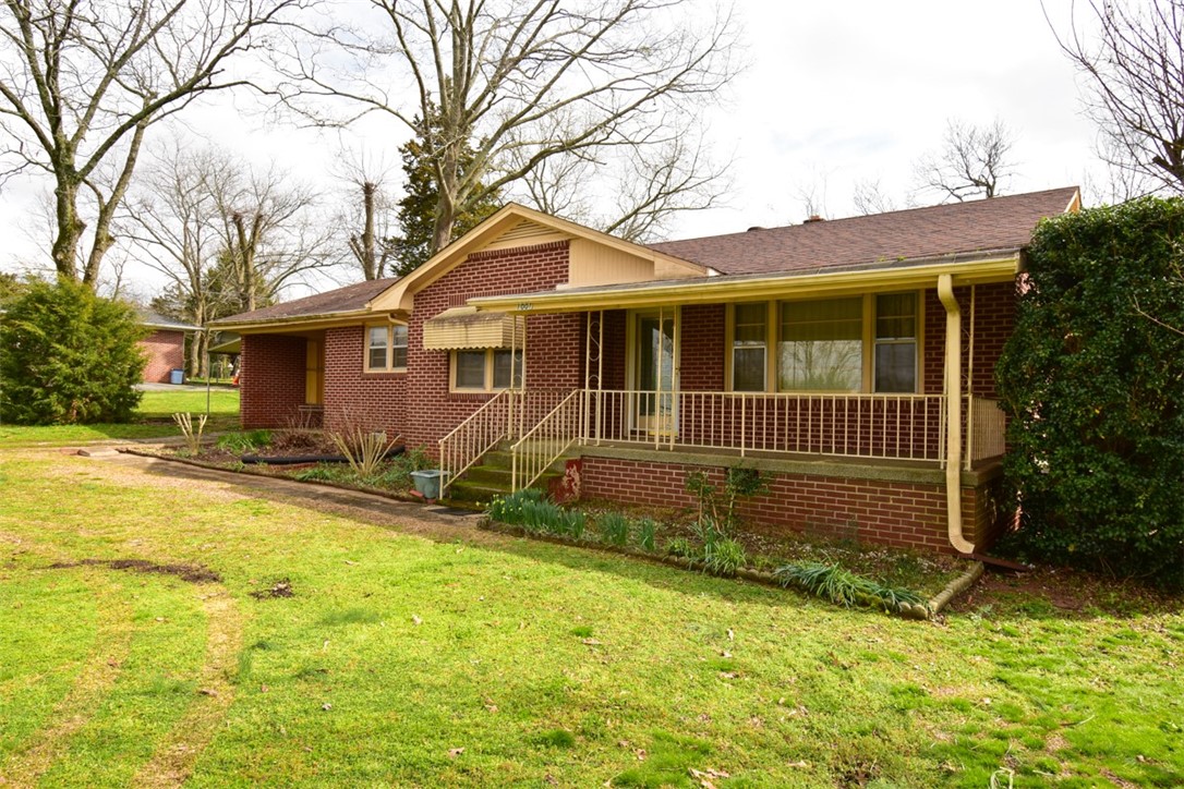 1001 West Shockley Ferry Road Anderson, SC 29626 - Photo 4 of 18 Gallery Image 4
