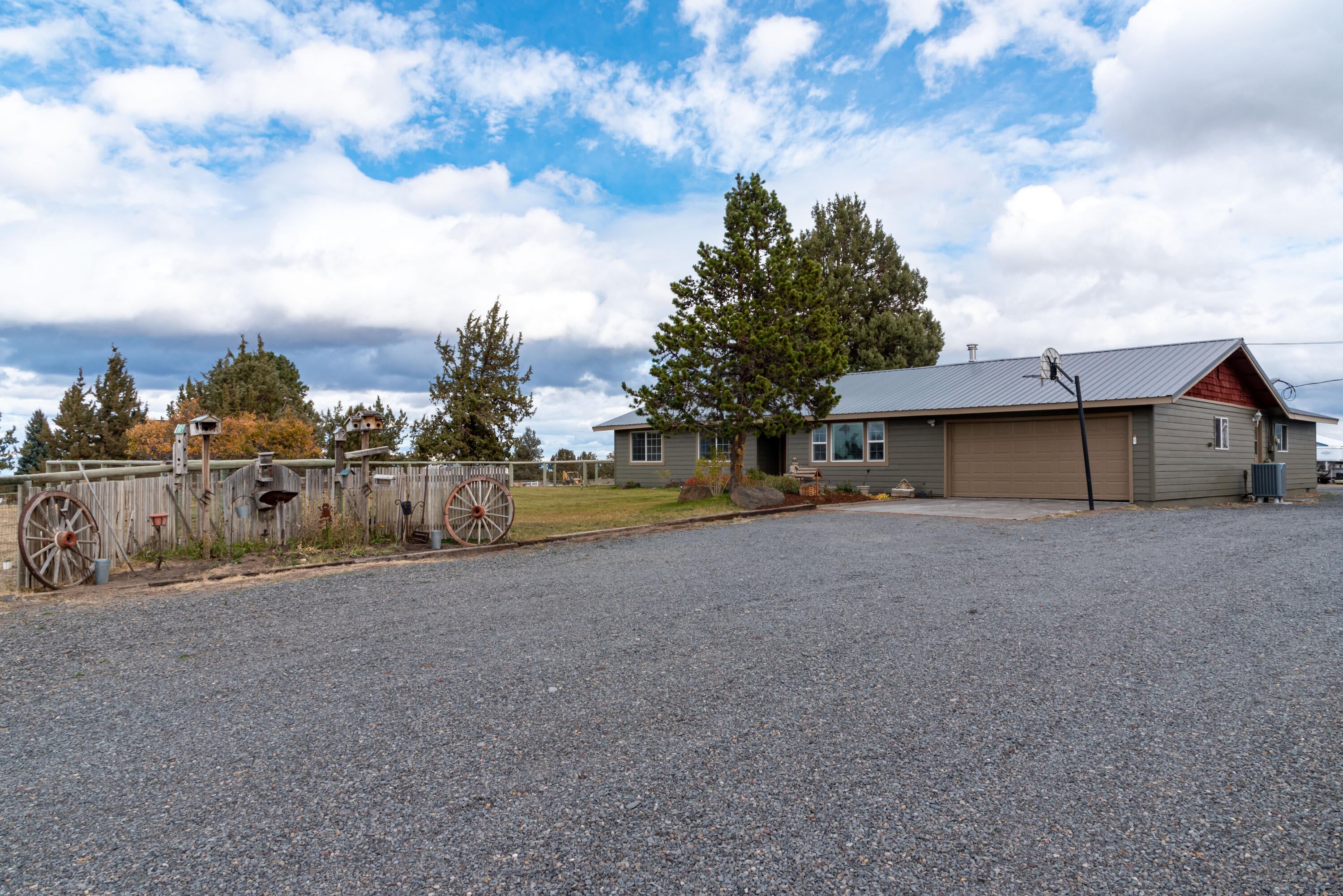 61136 Ropp Lane Bend, OR 97702 - Photo 6 of 75 DSC_5800