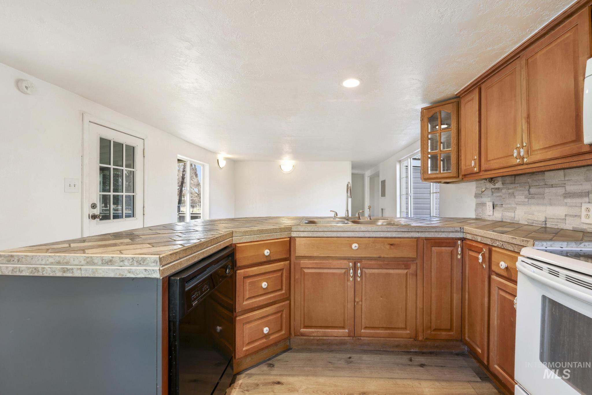 150 East Orchard Street Hagerman, ID 83332 - Photo 8 of 15