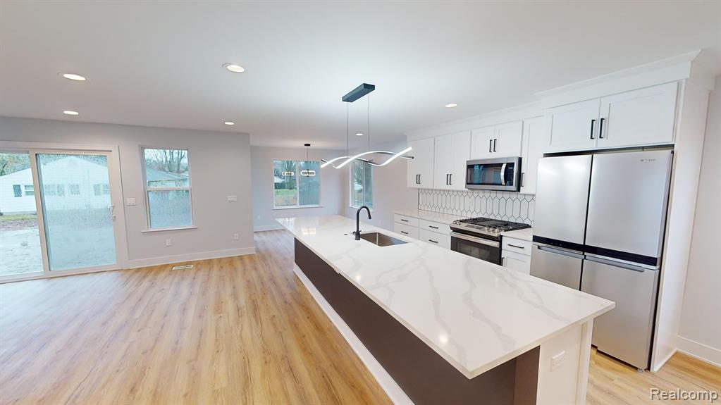 27160 South River Road Harrison Township, MI 48045 - Photo 6 of 33 Gallery Image 6