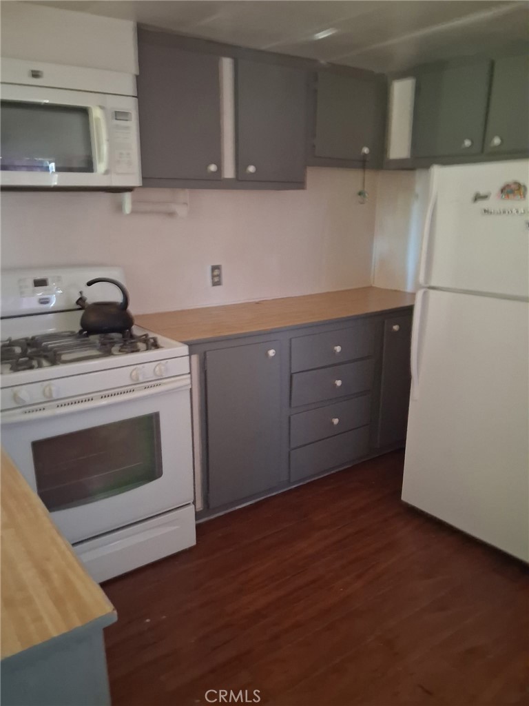 37347 Mulberry Road Hinkley, CA 92347 - Photo 8 of 9