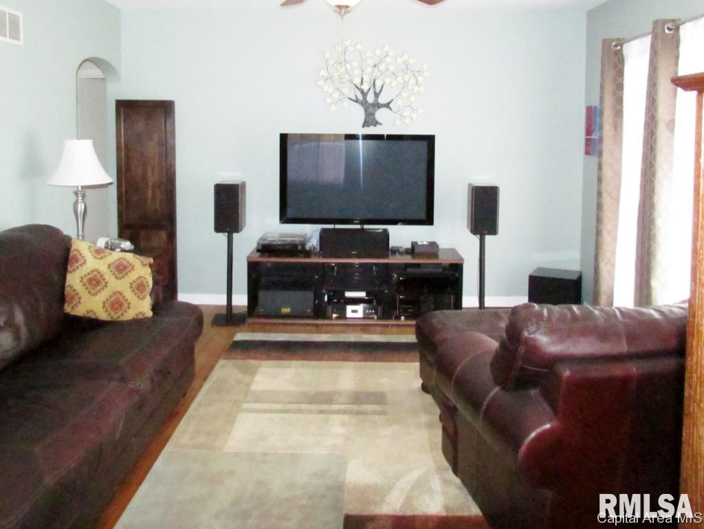 1907 East Hood Street Springfield, IL 62703 - Photo 4 of 10