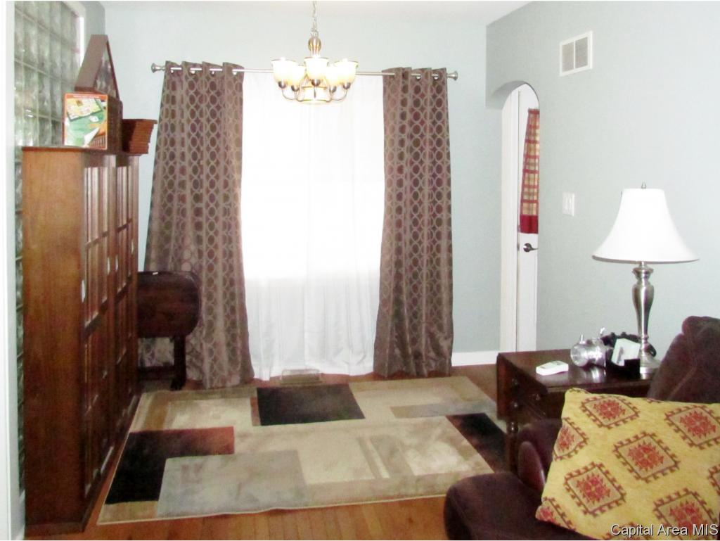 1907 East Hood Street Springfield, IL 62703 - Photo 5 of 10