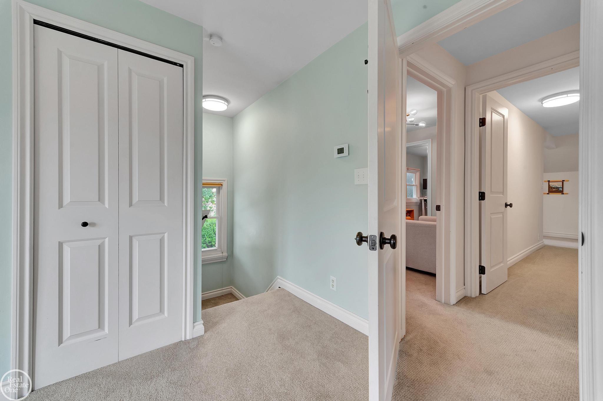 951 Hampton Road Grosse Pointe, MI 48236 - Photo 32 of 85 50147430-e2b3aa0e-e0f7-4e4a-8567-2634fed2df7c.JPG
