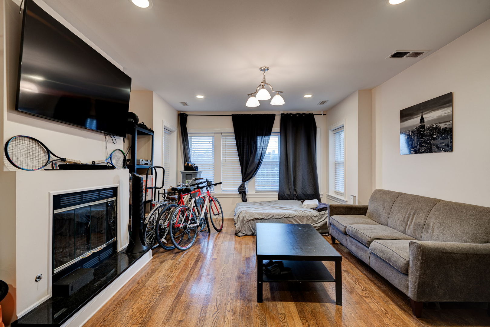 4820 West George Street Chicago, IL 60641 - Photo 3 of 26