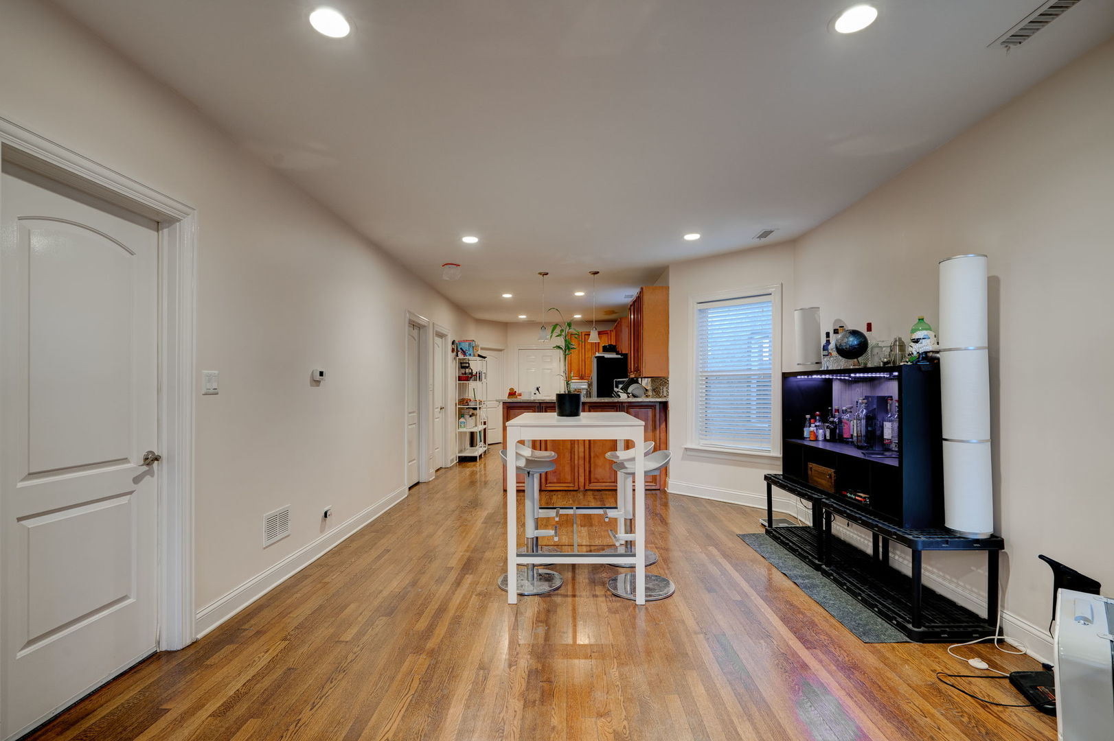 4820 West George Street Chicago, IL 60641 - Photo 5 of 26