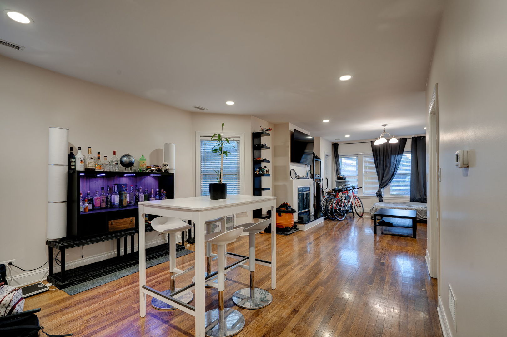 4820 West George Street Chicago, IL 60641 - Photo 6 of 26