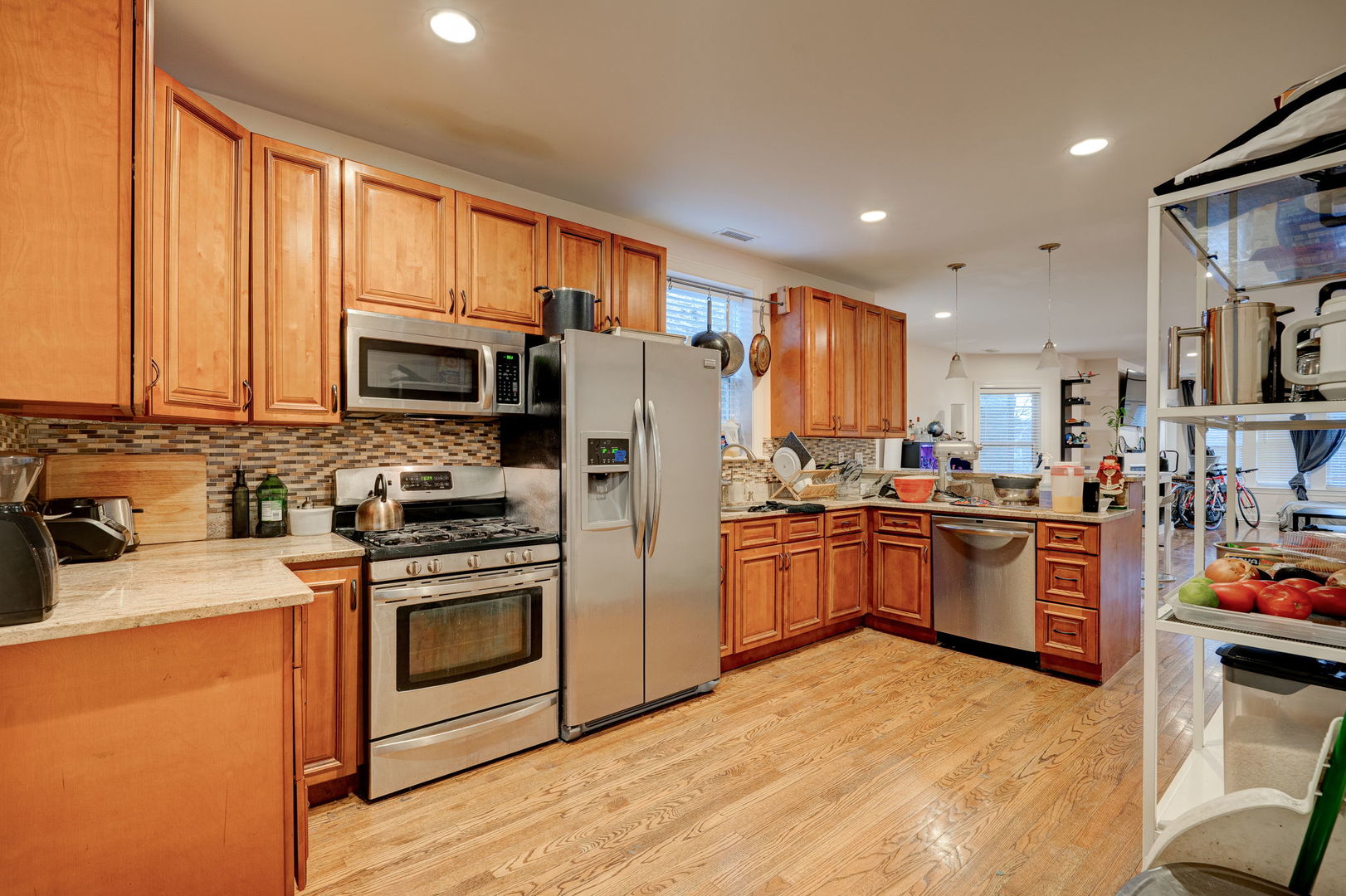 4820 West George Street Chicago, IL 60641 - Photo 7 of 26