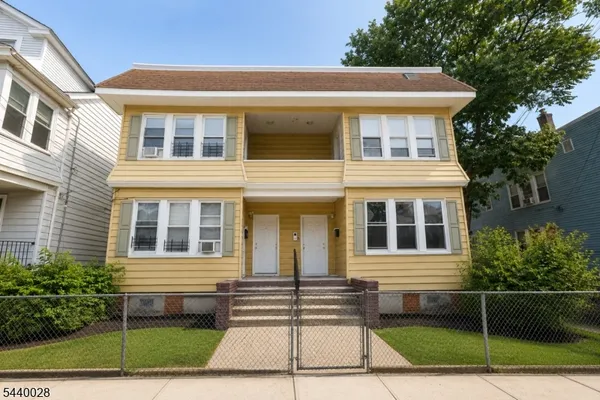 $899,000 | 136 Dewey Street, Newark, NJ 07112