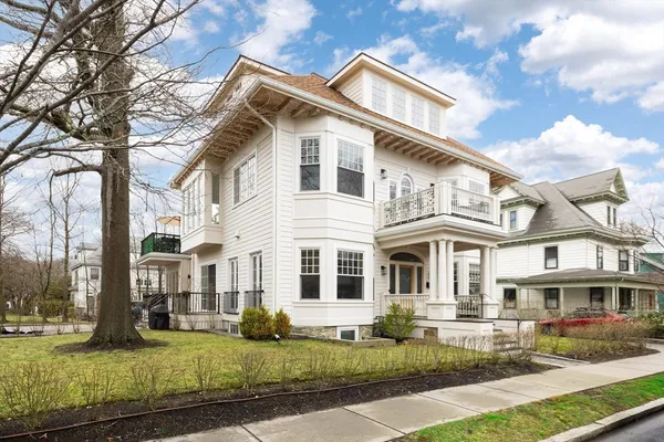 $3,325,000 | 102 Fuller Street, Unit 2, Brookline, MA 02446