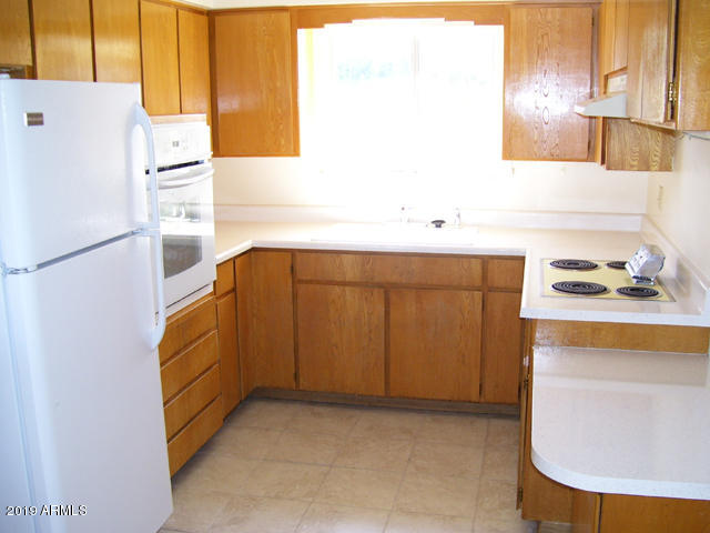 5233 Casper Road Mesa, AZ 85205 - Photo 10 of 23 Kitchen