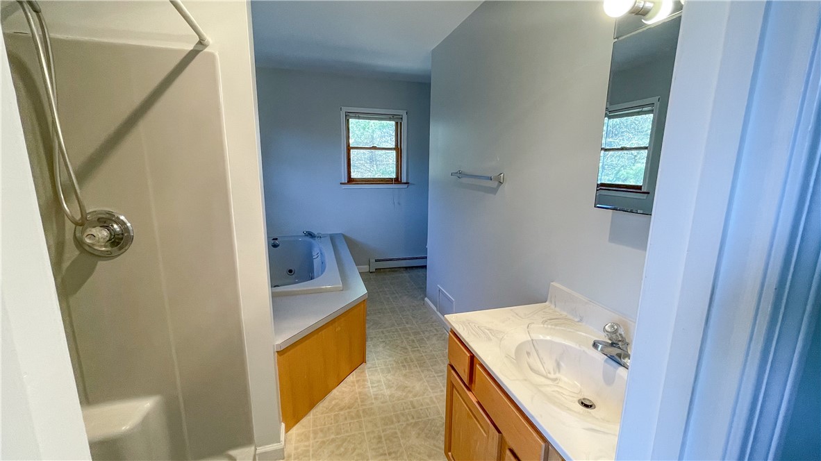 25 Woodville Alton Road Hopkinton, RI 02894 - Photo 13 of 21 Master Bath